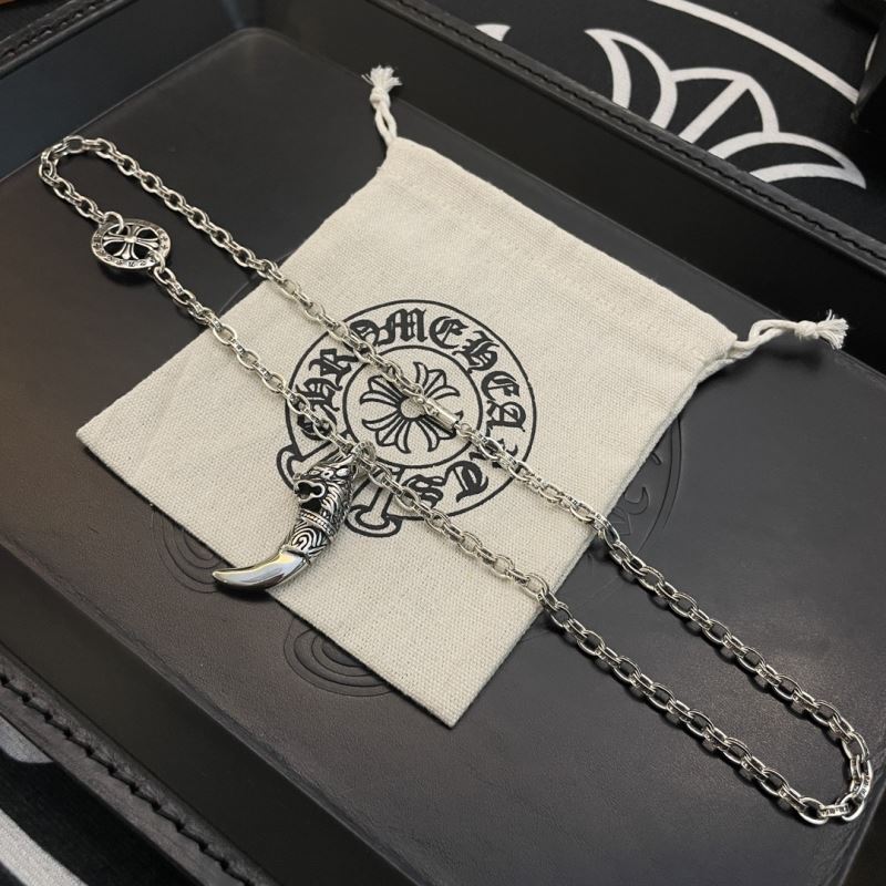 Ch*0me He**ts necklaces